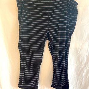 Athleta salutation black grey stripe leggings 2x cropped length
